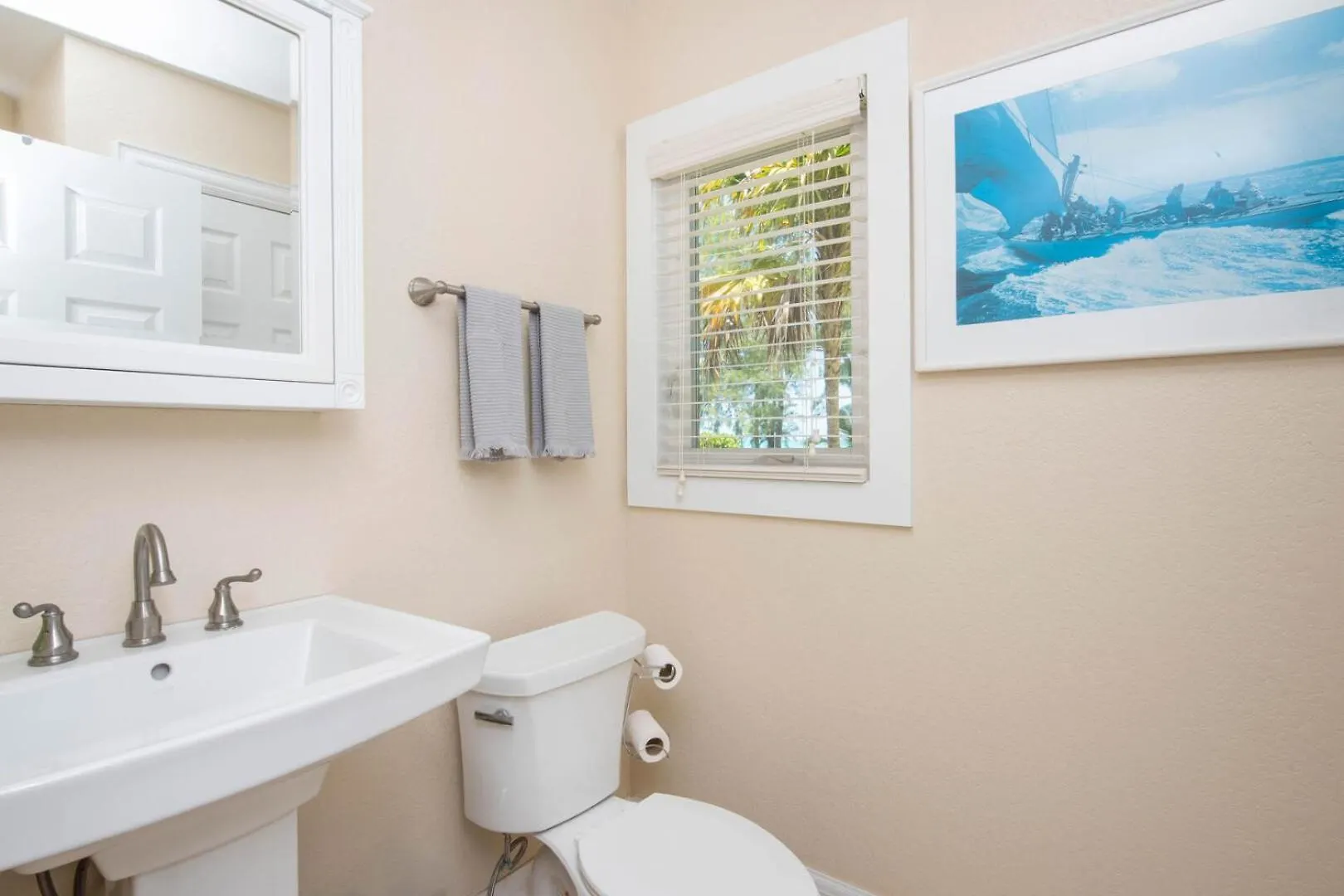 Deja Blu Ih 4 Apartment Driftwood Village Cayman Islands