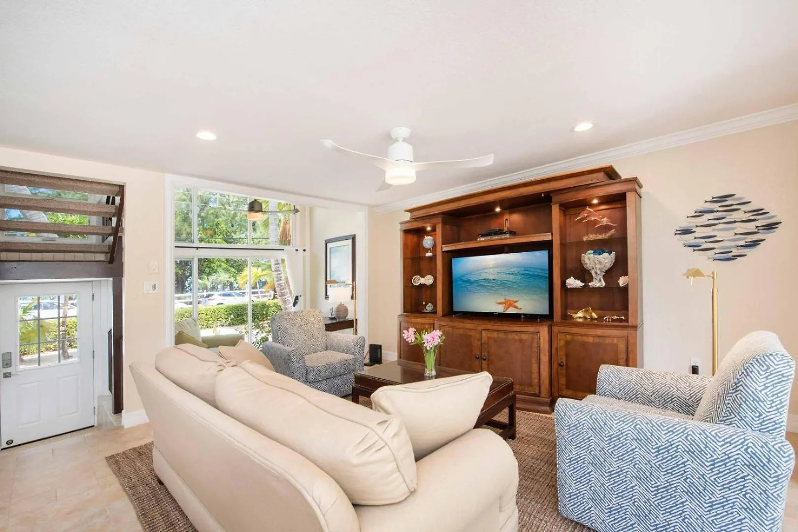 Deja Blu Ih 4 Apartment Driftwood Village Cayman Islands