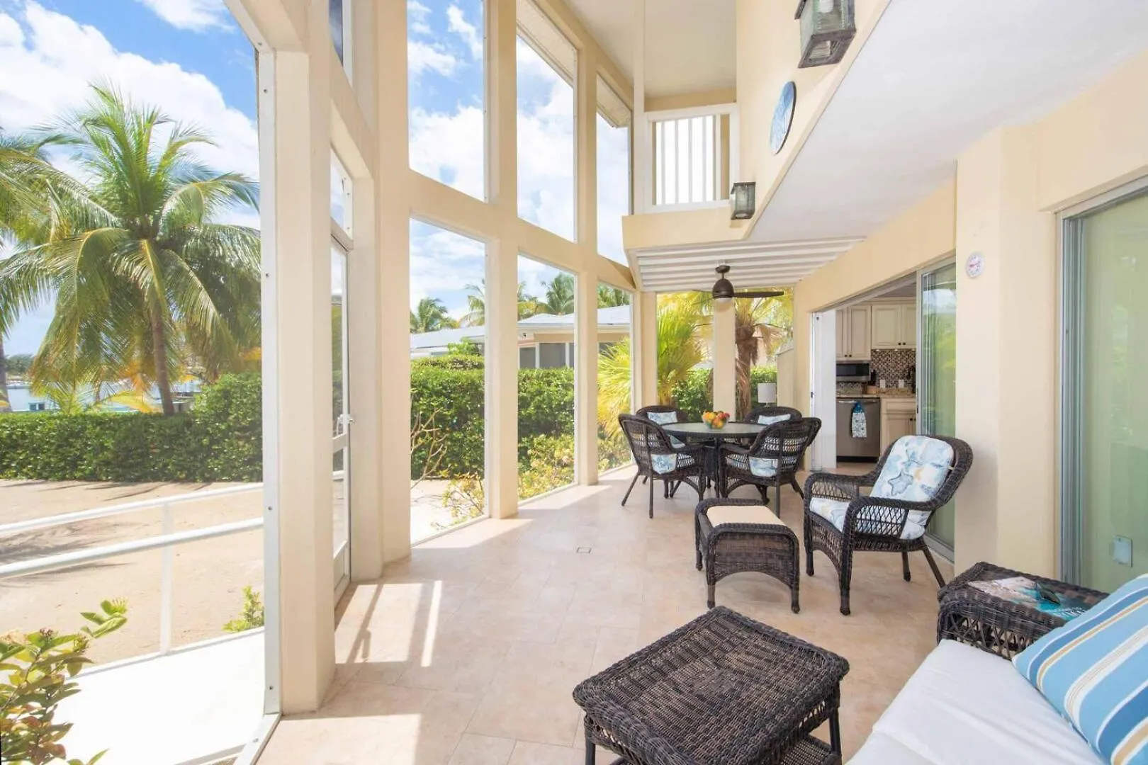 Deja Blu Ih 4 Apartment Driftwood Village Cayman Islands